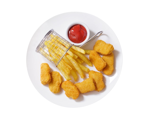 prato de nuggets de frango e batatas fritas isoladas em fundo transparente vista superior