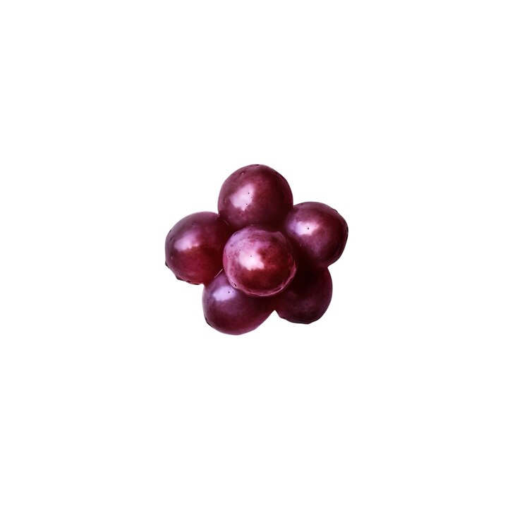 PSD primer plano de un racimo de uvas rojas aisladas sobre un fondo blanco