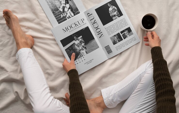 Primer plano de la revista en el dormitorio