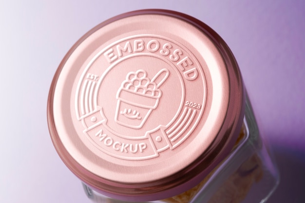 Primer plano de tapa de botella con efecto de logotipo