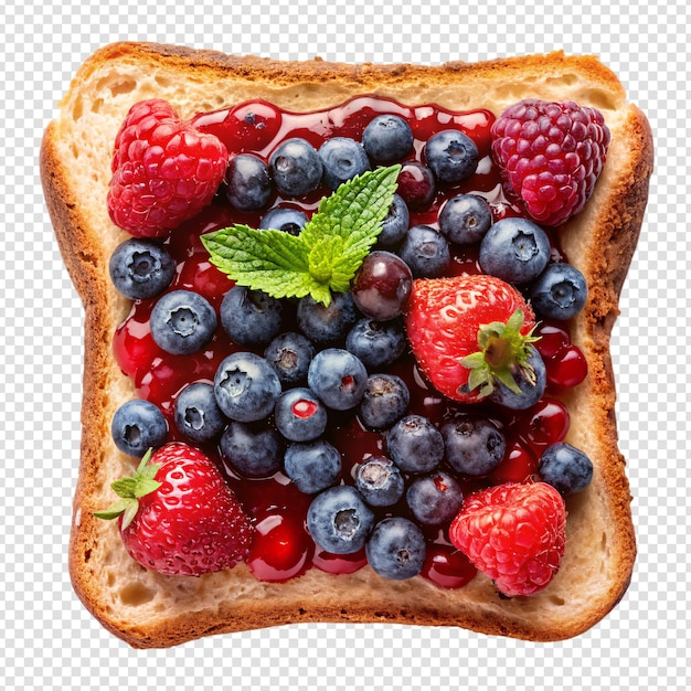 Primer plano de tostadas con bayas y fresas mezcladas sobre un fondo transparente