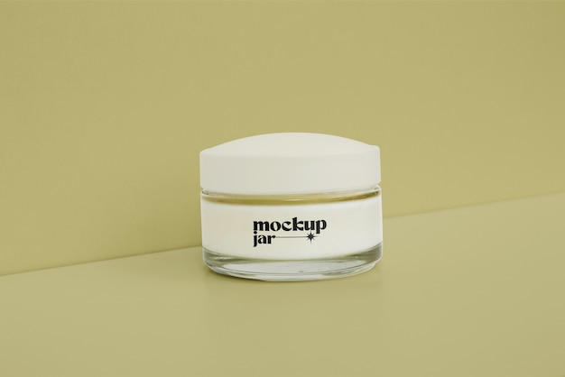 Producto de belleza en exhibición con envase y embalaje