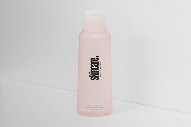 PSD producto de belleza en exhibición con envase y embalaje