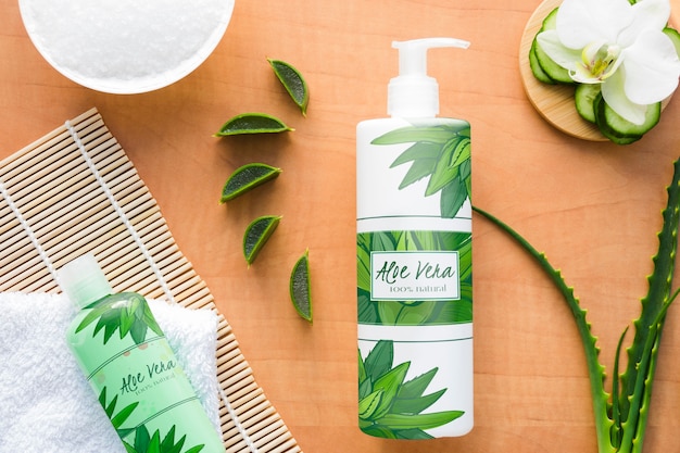 Producto cosmético con rodajas de aloe vera