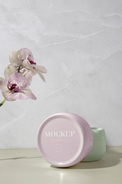 Produits cosmétiques et fleurs