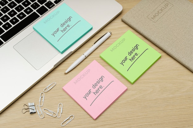 Progettazione di mockup di post-it