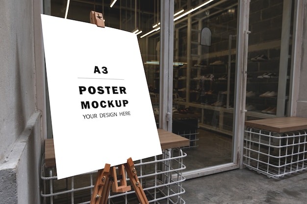 Promozione speciale poster mockup messa davanti al negozio