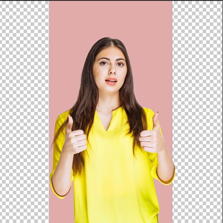 PSD una chica con el cabello largo con una camisa amarilla que dice ok con fondo transparente