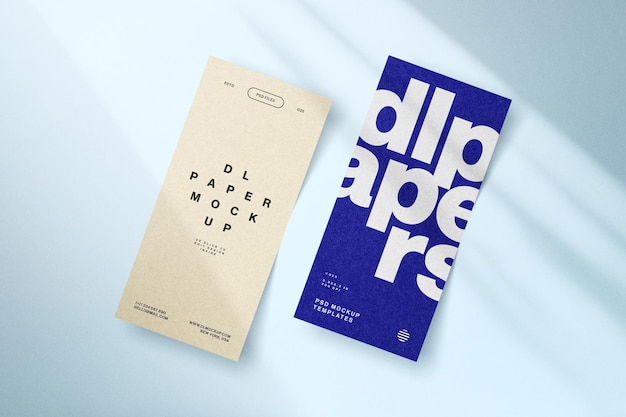 PSD Dois de DL Papel Mockup Template Design com sobreposição de sombra