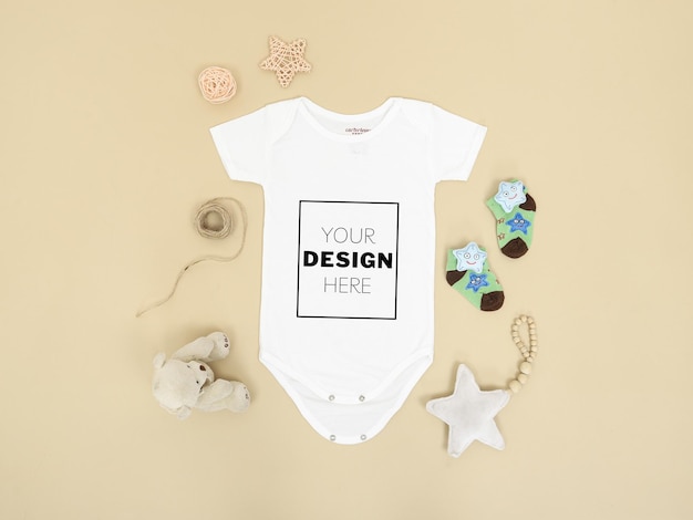 PSD realistisches babyweißes T-Shirt-Modell