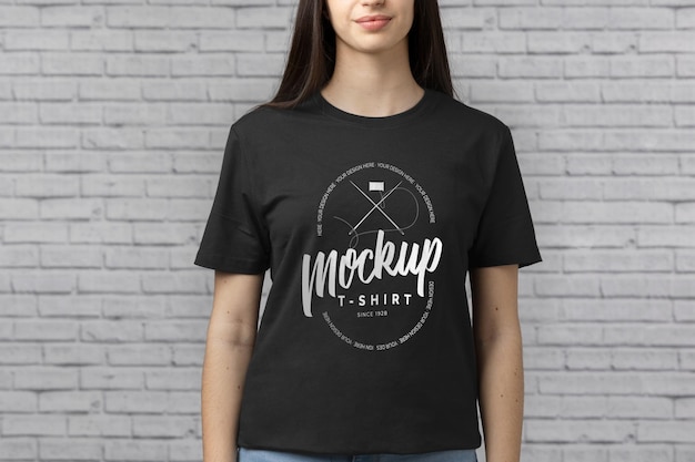 PSD-T-Shirt-Modell mit Vorder- und Rückansicht