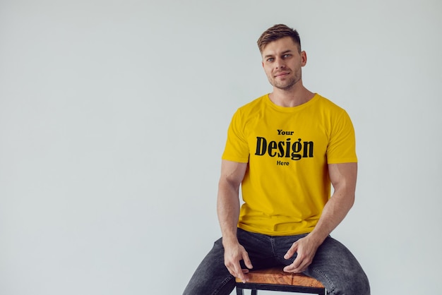 PSD-T-Shirt-Modell, stilvoller Mann