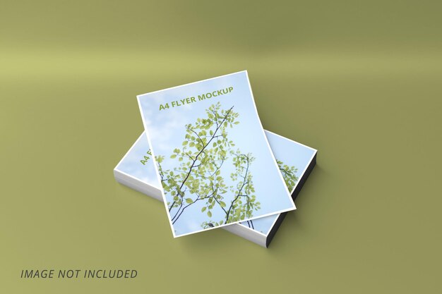 realistico 4 flyer mockup isolato
