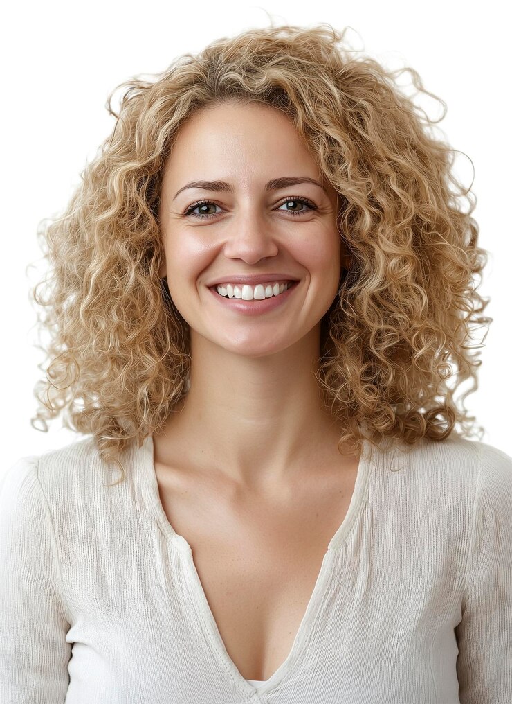 PSD retrato de mulher jovem e rizada sorrindo ia generativa