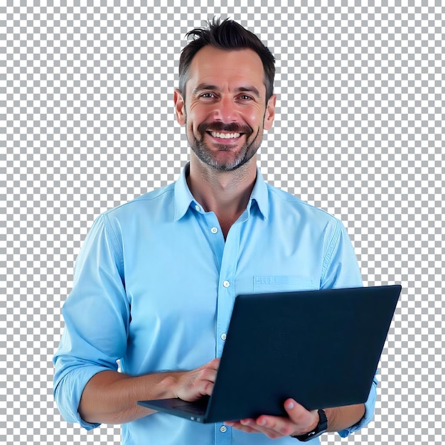 Retrato de um empresário de pé segurando um laptop e assistindo à mídia com um sorriso feliz compartilhando web co