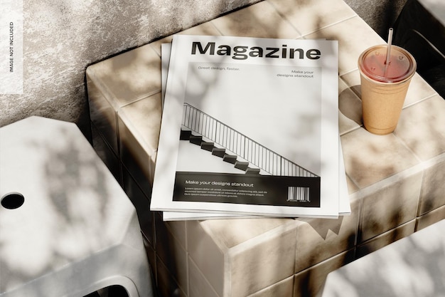 Revistas A4 en el café callejero Contexto Mockup apilado