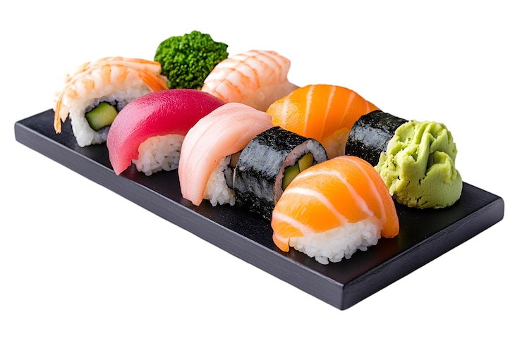 PSD rolos de sushi con salmón fresco y atún en un plato negro aislado sobre un fondo blanco japón