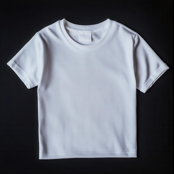Ropa blanca y sencilla aislada sobre un fondo transparente
