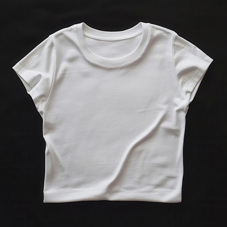 Ropa blanca y sencilla aislada sobre un fondo transparente