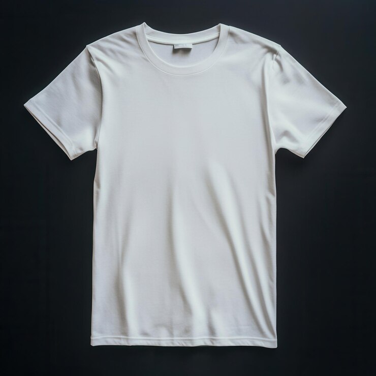 Ropa blanca y sencilla aislada sobre un fondo transparente