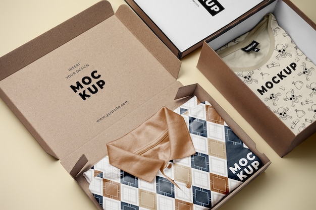 Ropa en caja de regalo, vista superior