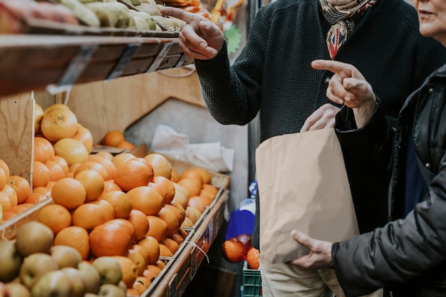 Sacchetto di carta modello di supermercato frutta shopping psd