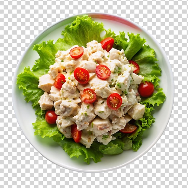 PSD salade de poulet crémeuse sur plaque blanche isolée sur un fond transparent