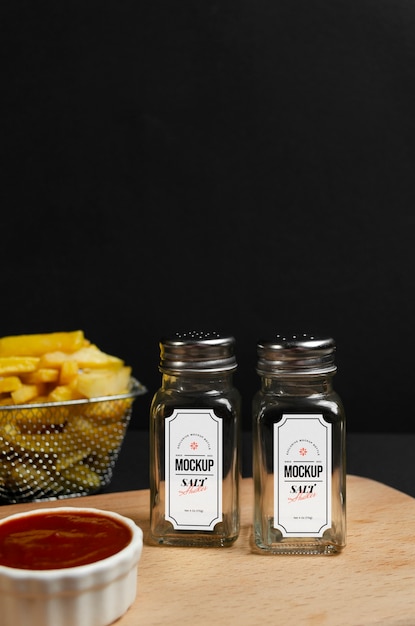 Salière En Bouteille De Verre Avec Du Ketchup