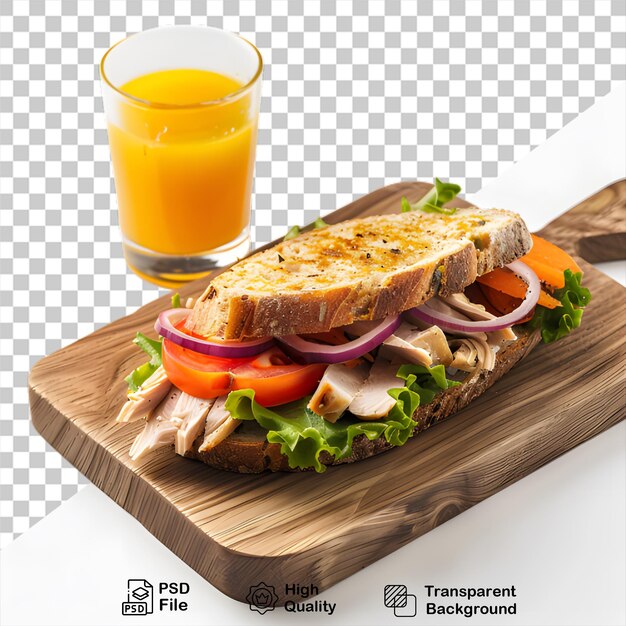 PSD sandwich mit einem glas orangensaft auf einem holzbrett, das auf einem durchsichtigen hintergrund isoliert ist