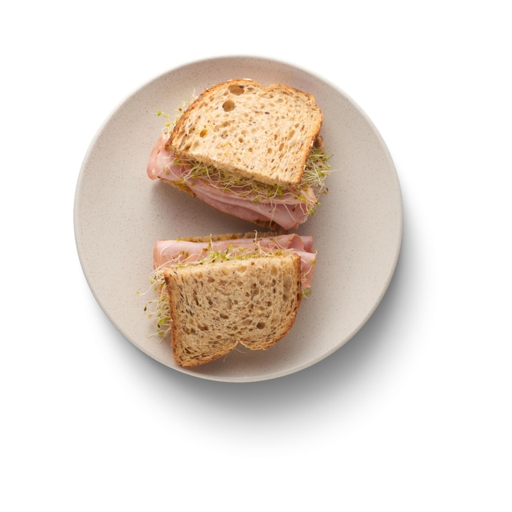 PSD sándwich en pan de trigo orgánico aislado de cerca 1