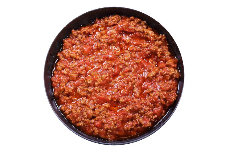 PSD sartén de salsa bolognese aislado en fondo transparente vista de arriba