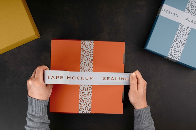 Scatola di cartone con design mock-up del nastro sigillante