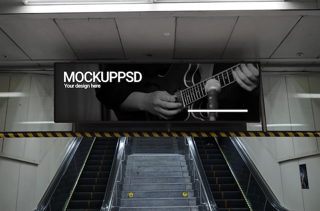 Scénario du métro et maquette publicitaire