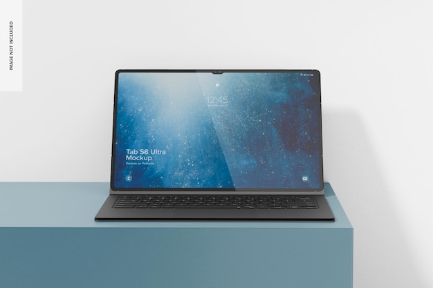 Scheda S8 Ultra con mockup sul podio, vista frontale