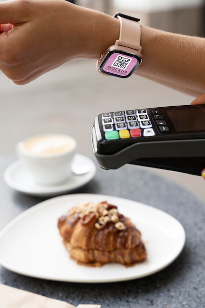 Schließen Sie die Bezahltechnologie mit der Uhr