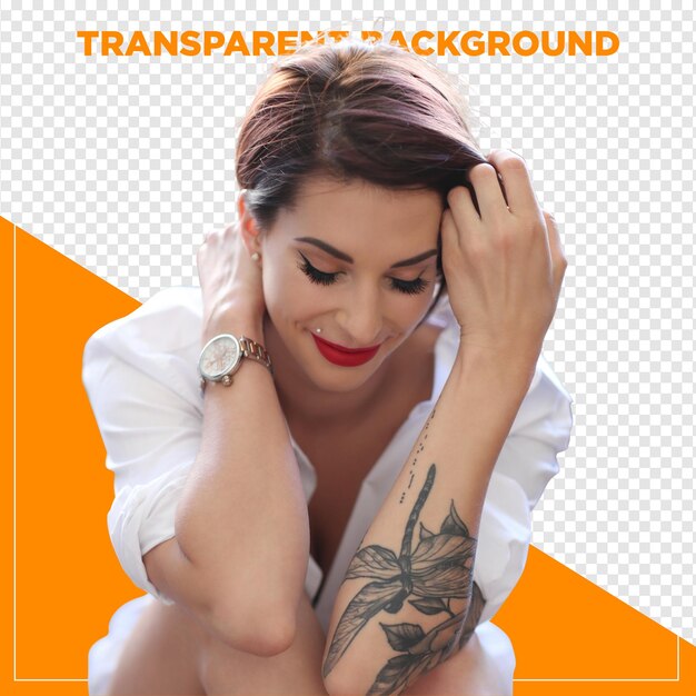 Schöne Frau mit Tattoo mit Hand in den Haaren