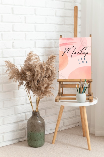 Schönes Staffelei-Mockup-Design