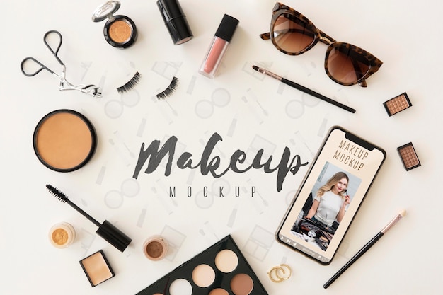 Schönheitskonzept mit make-up flat lay