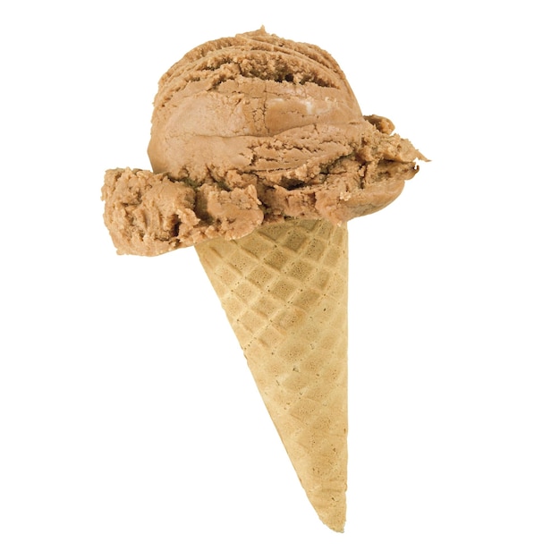 Scoop de sorvete de chocolate em um cone de waffle isolado em branco
