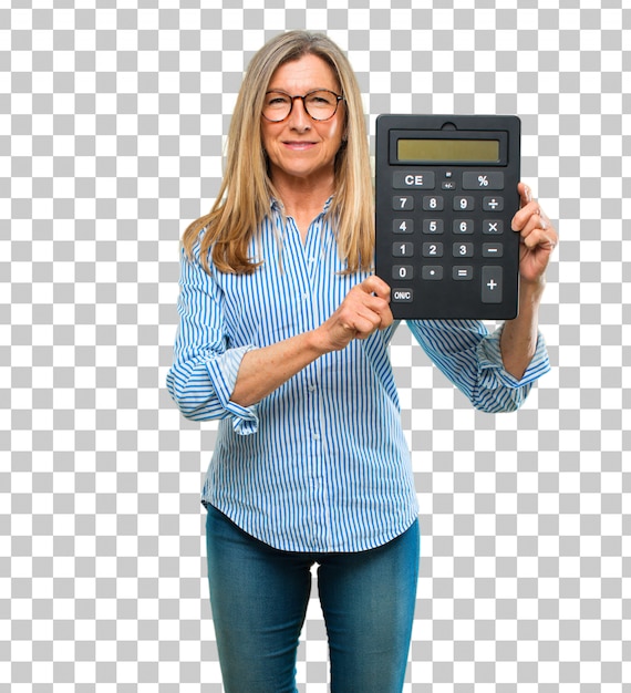 Senior mujer hermosa con una calculadora