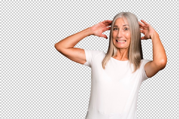 Sentir-se estressado, ansioso ou assustado com as mãos na cabeça
