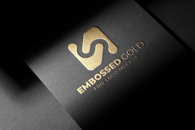 Silbernes Logo-Mockup aus schwarzem Karton