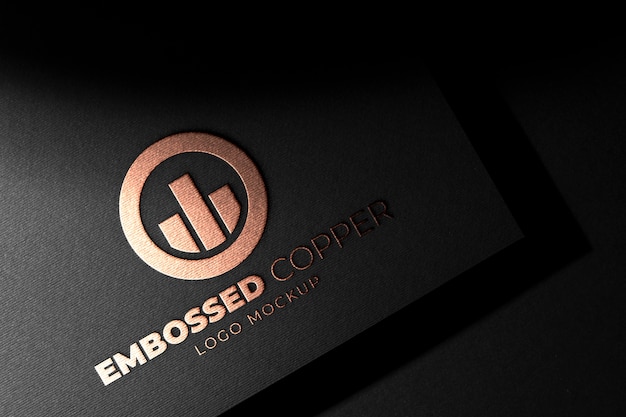Silbernes Logo-Mockup aus schwarzem Karton