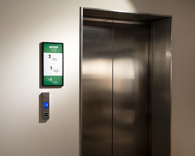 Sinalização dentro de um elevador