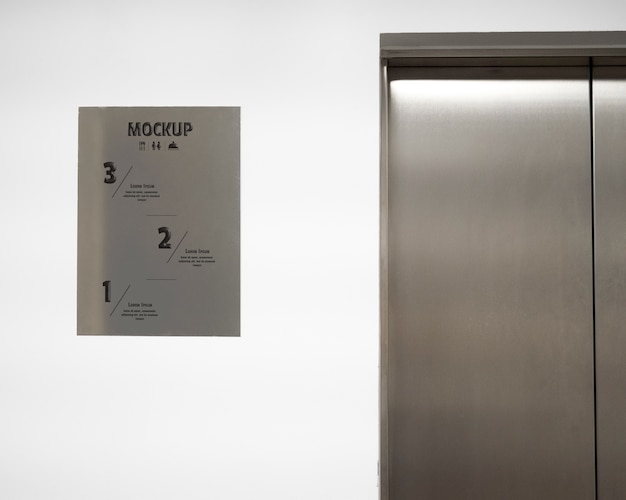 Sinalização dentro de um elevador