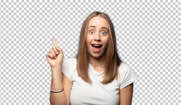 sintiéndose como un genio feliz y emocionado después de darse cuenta de una idea levantando alegremente el dedo eureka
