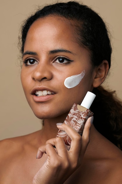 Skincare-Flaschen-Mockup für die Gestaltung von Schönheitsprodukten
