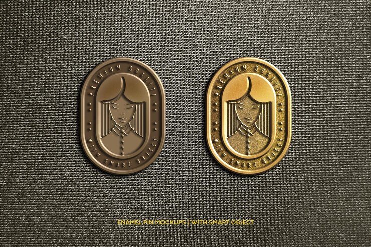 Smalto Pin Golden Mockup