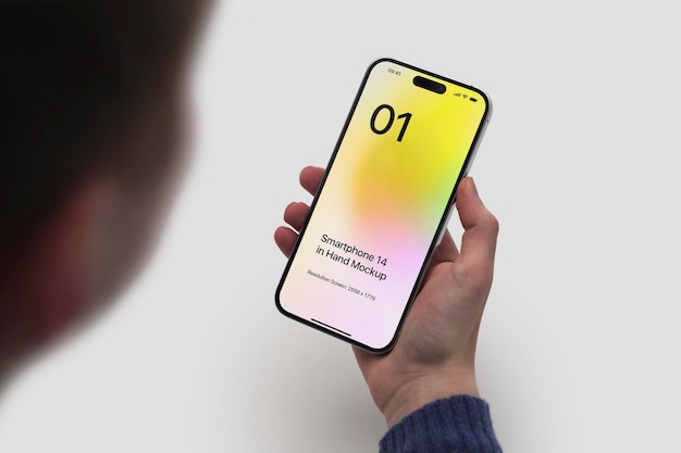 Smartphone 14 Pouces Maquette à La Main Assis à Table