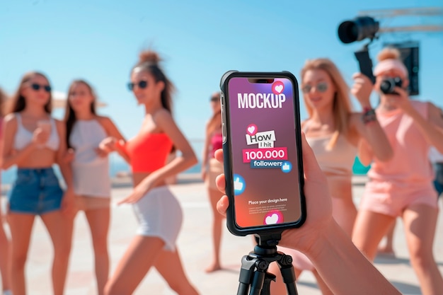 Smartphone mit Social-Media-Mockup